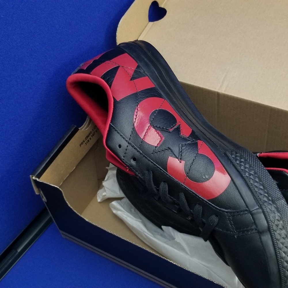 Converse Black and Red Unisex Men 8.5 Women 10.5